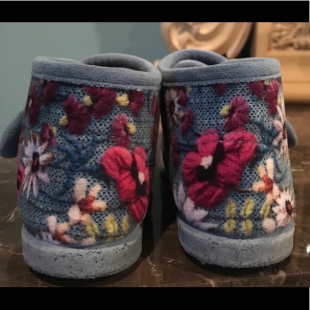 Velvet-Feel Hard Bottomed Slippers/Shoes - 8.5 - Picture 4 of 6